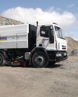 M6 truck-mounted sweeper.
